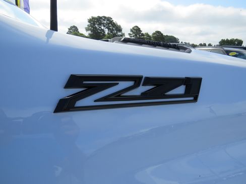 Used 2025 Chevrolet Silverado 2500 Custom w/ Custom Value Package AWD/4WD image 12