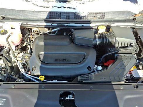 Used 2025 Chrysler Pacifica Limited image 21