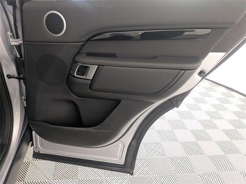 Used 2023 Land Rover Discovery S image 33