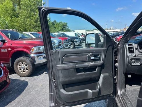 Used 2025 RAM 2500 Big Horn AWD/4WD image 10