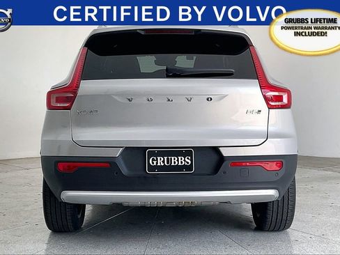 Used 2025 Volvo XC40 B5 Core image 7