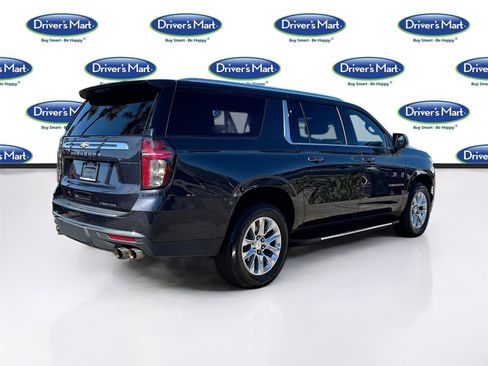 Used 2023 Chevrolet Suburban Premier image 7