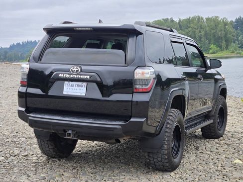 Used 2015 Toyota 4Runner Trail Premium AWD/4WD image 8