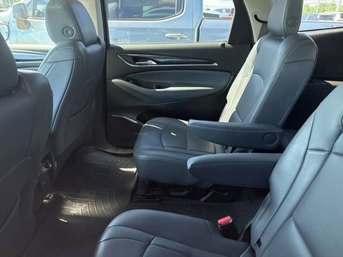 Used 2018 Buick Enclave Essence AWD/4WD image 4
