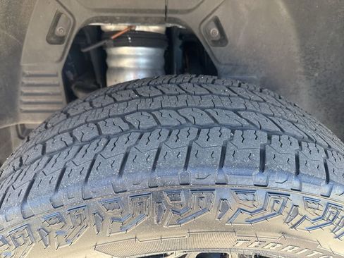 Used 2025 GMC Hummer EV 3X w/ LPO, Dark Essentials Package AWD/4WD image 37