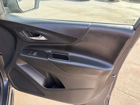 Used 2022 Chevrolet Equinox LT image 29