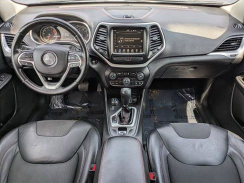 Used 2017 Jeep Cherokee Trailhawk w/ Comfort/Convenience Group AWD/4WD image 17