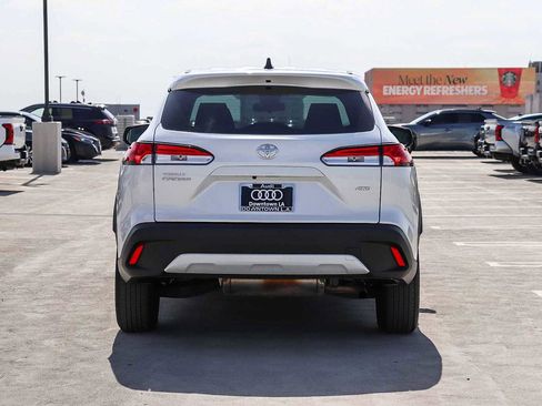 Used 2022 Toyota Corolla Cross L AWD/4WD image 5