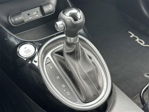 Used 2017 Kia Soul + image 33