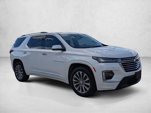 Used 2023 Chevrolet Traverse Premier image 3