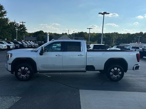 Used 2024 GMC Sierra 2500 Denali w/ Denali Reserve Package AWD/4WD image 8