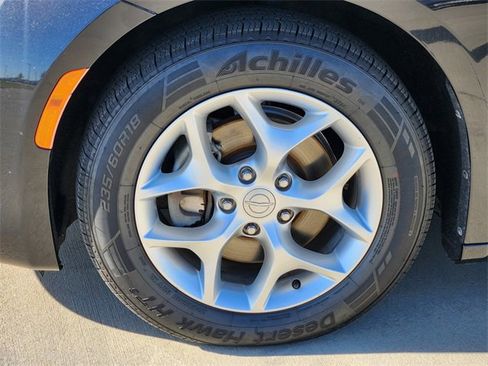 Used 2020 Chrysler Pacifica Limited image 12