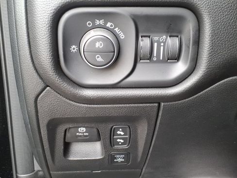 Used 2025 RAM 1500 Big Horn AWD/4WD image 27