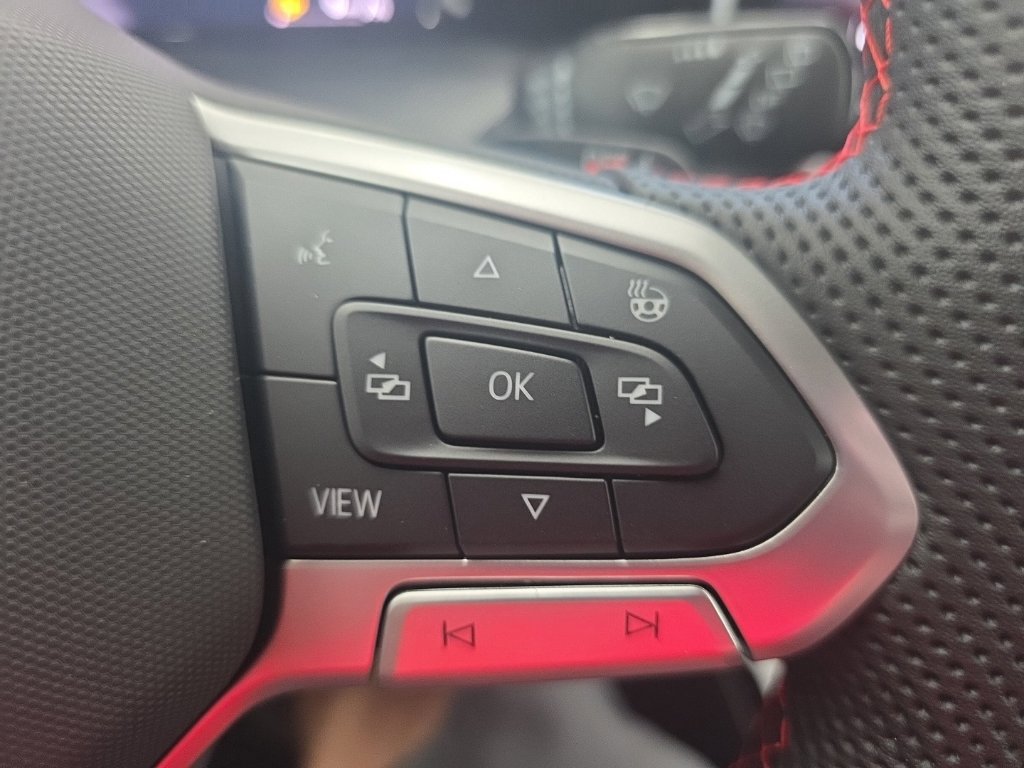 New 2026 Volkswagen GTI SE FWD image 36