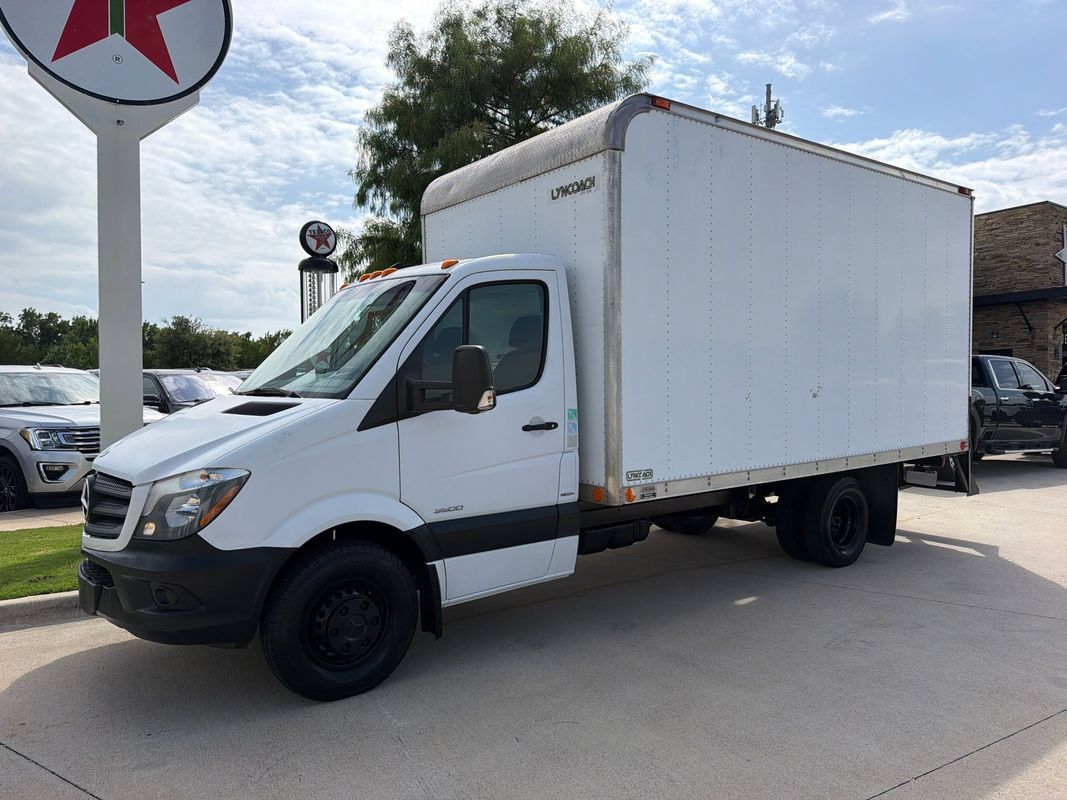 Used 2015 Mercedes-Benz Sprinter 3500 image 1
