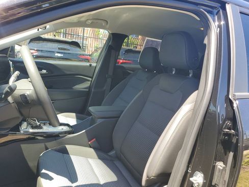 Used 2025 Chevrolet Trax LT image 18