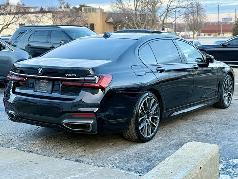 Used 2020 BMW 750i xDrive w/ Executive Package image 5