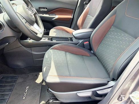 Used 2023 Nissan Kicks SR FWD image 32