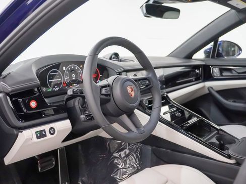 New 2026 Porsche Panamera 4 image 4