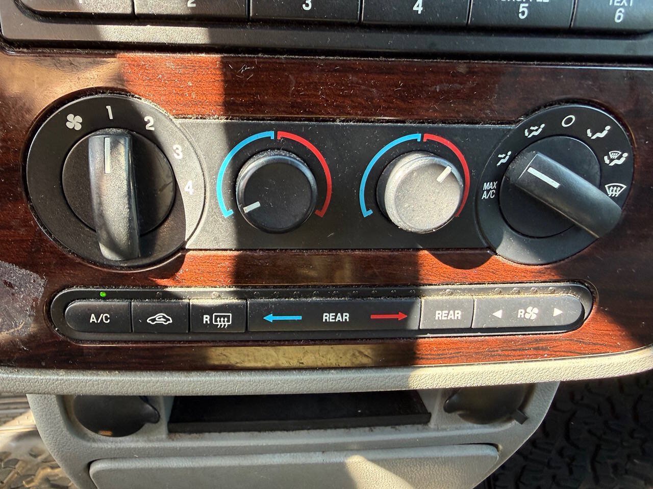 Used 2006 Ford Freestar SEL FWD image 26