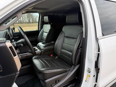 Used 2016 GMC Sierra 2500 Denali w/ Duramax Plus Package image 9