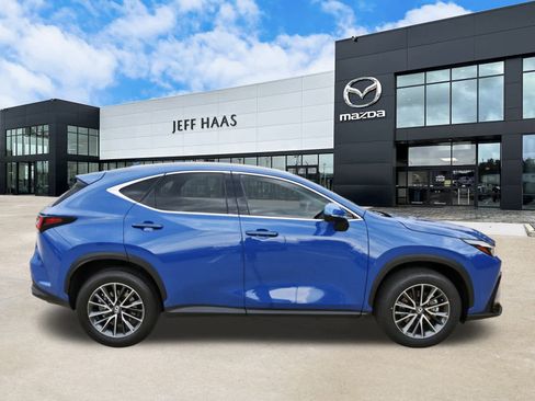 Used 2025 Lexus NX 250 FWD w/ Premium Package image 5
