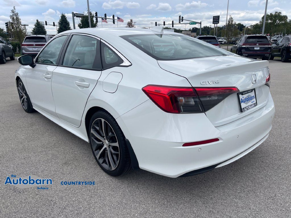 Used 2023 Honda Civic Touring image 3