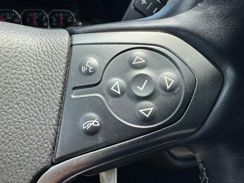 Used 2019 Chevrolet Silverado 1500 LT AWD/4WD image 18