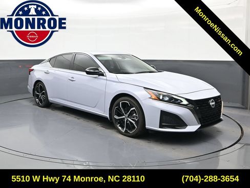 Certified 2025 Nissan Altima 2.5 SR FWD image 1