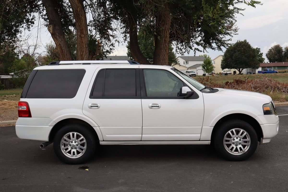 Used 2014 Ford Expedition Limited w/ Equipment Group 301A RWD image 3