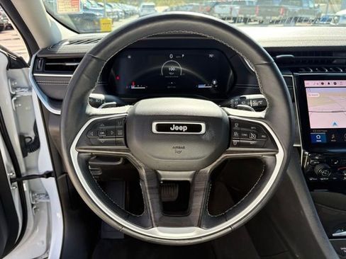 Used 2022 Jeep Grand Cherokee L Limited image 13