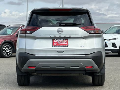 Used 2022 Nissan Rogue SV image 8