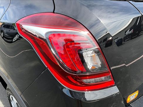 Used 2022 Buick Encore Preferred w/ Safety Package FWD image 30