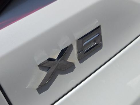 Used 2022 BMW X5 xDrive40i w/ Premium Package AWD/4WD image 12