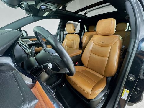 Used 2021 Cadillac XT5 Premium Luxury image 12