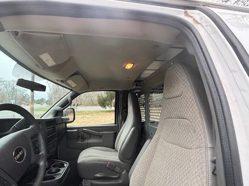 Used 2017 GMC Savana 2500 image 26