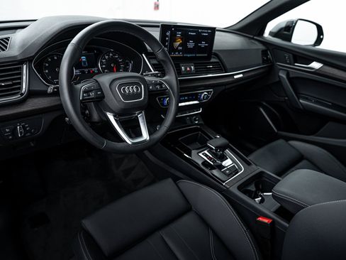 Certified 2025 Audi Q5 2.0T Premium image 8