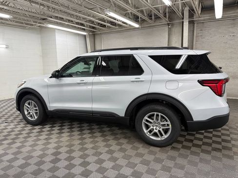 New 2026 Ford Explorer Active RWD image 11