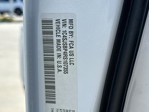 Used 2024 Jeep Wagoneer L Series II w/ Flexible Seating Group image 33