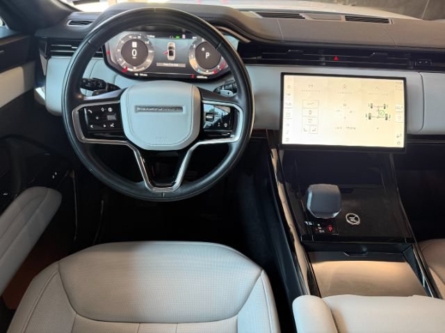 Used 2025 Land Rover Range Rover Sport SE AWD/4WD image 23