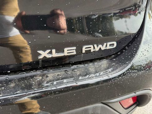 Used 2023 Toyota Highlander XLE image 27