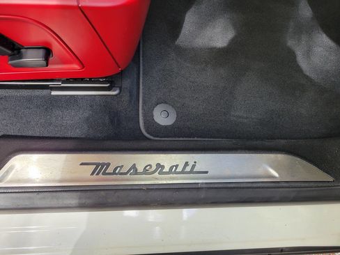 Used 2018 Maserati Levante GranSport image 12