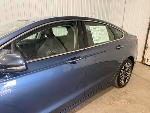 Used 2018 Ford Fusion SE w/ Fusion SE Technology Package FWD image 7