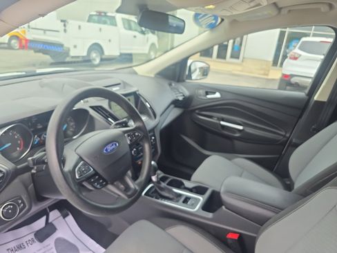 Used 2017 Ford Escape SE w/ Equipment Group 201A AWD/4WD image 13