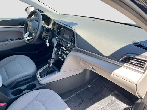 Used 2020 Hyundai Elantra SE FWD image 26