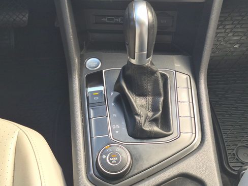 Used 2019 Volkswagen Tiguan SE w/ Panoramic Sunroof Package AWD/4WD image 24