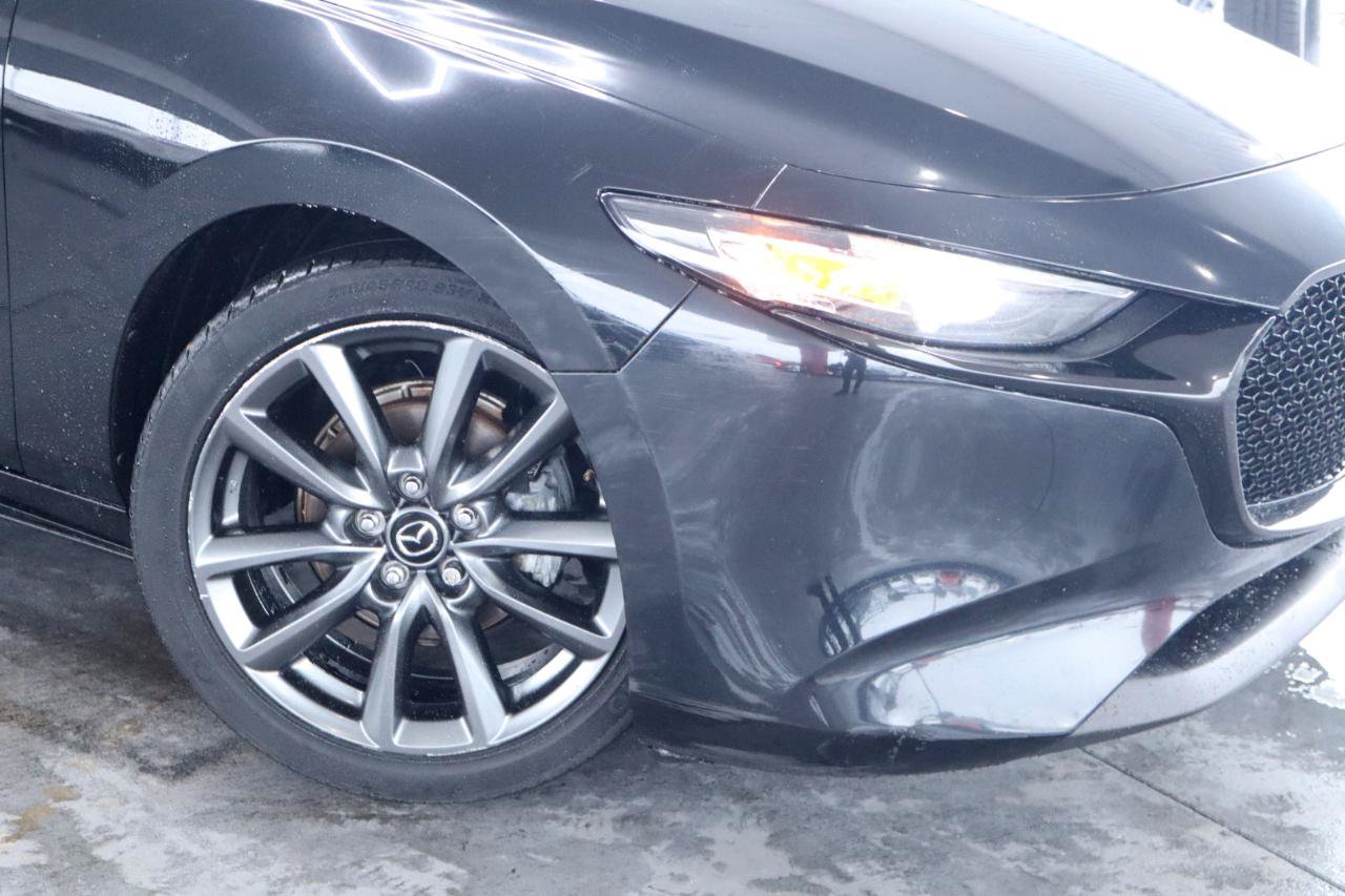 Used 2020 MAZDA MAZDA3 Hatchback FWD image 4