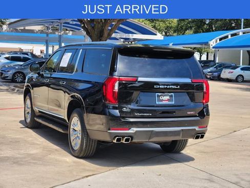 Used 2025 GMC Yukon XL Denali AWD/4WD image 3