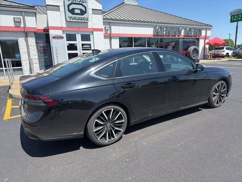 Used 2023 Honda Accord Touring image 13