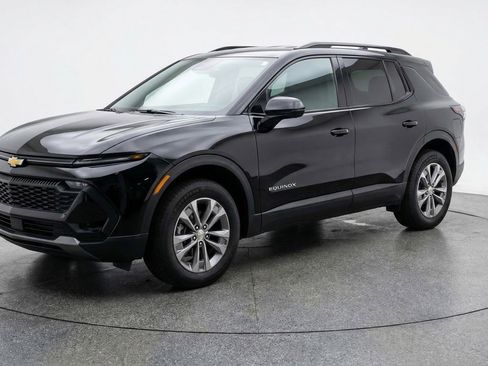 Used 2025 Chevrolet Equinox LT image 3